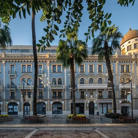 Antiguo Palacio Paris 招待所 *